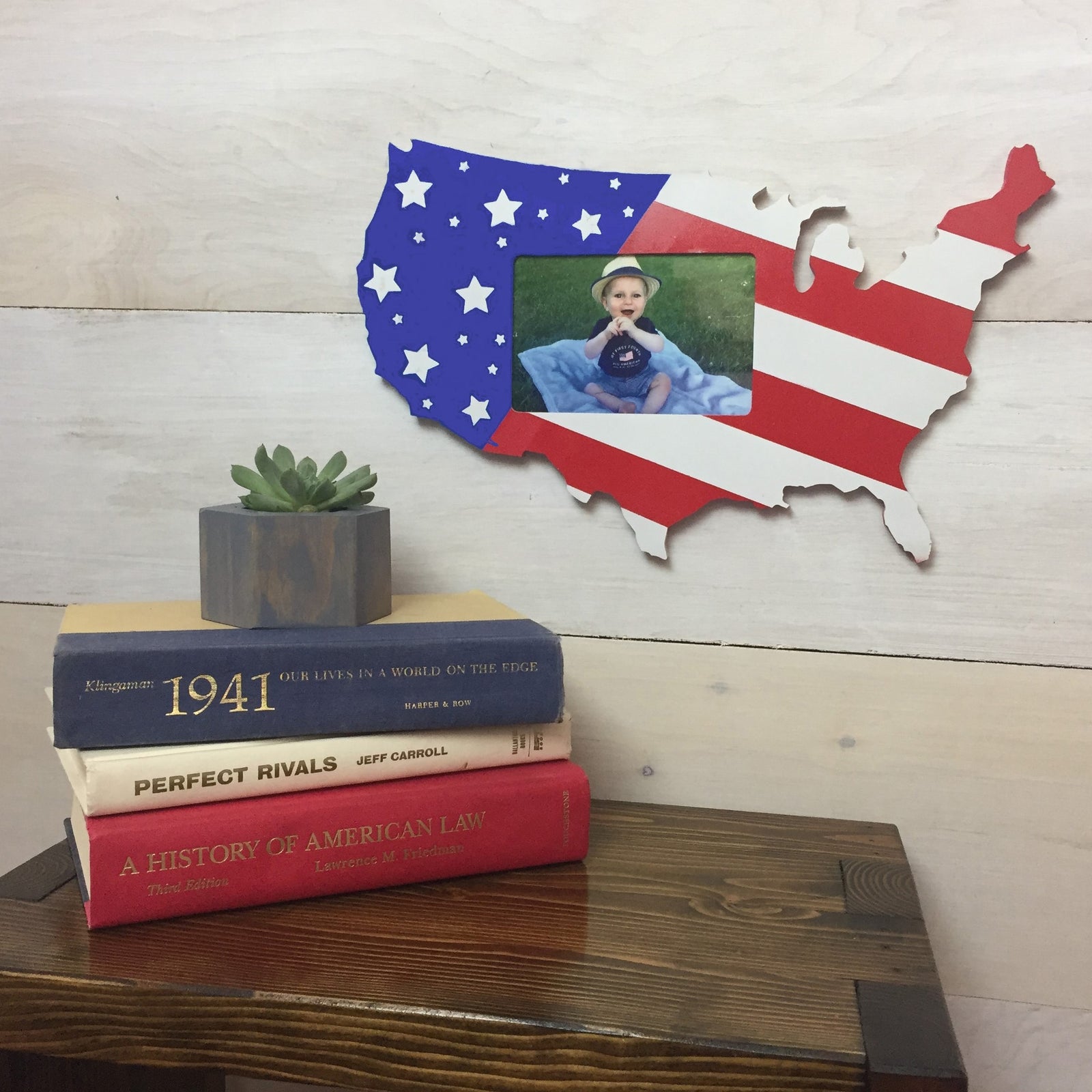 Pinecone Home USA Frame