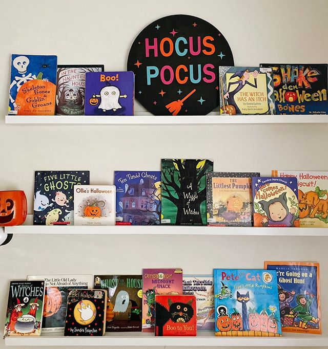 Hocus Pocus Round Sign