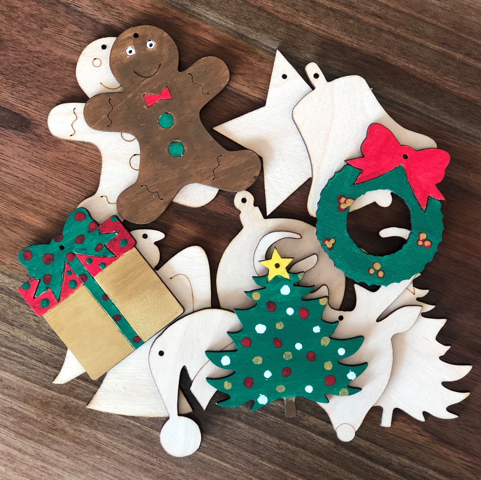 Ready to Paint Christmas Ornament Set